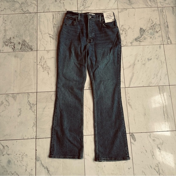NWT Abercrombie & Fitch 70s Vintage Flare Jeans size 28S - Picture 1 of 8